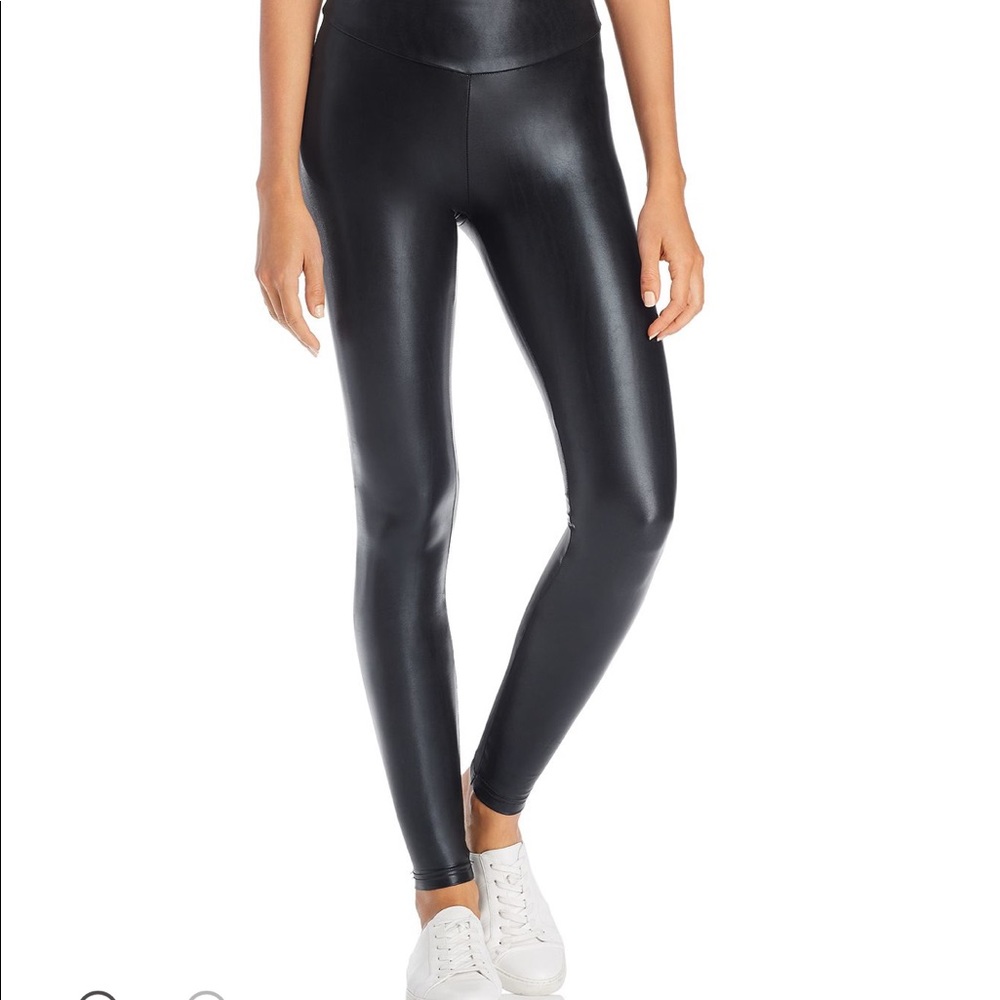 HUE Women’s Body Gloss Leggings.